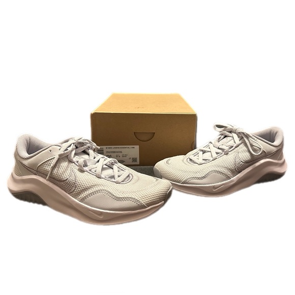 Nike Wmns Legend Essential 3 Next Nature Silver Women Cross Training -NWB